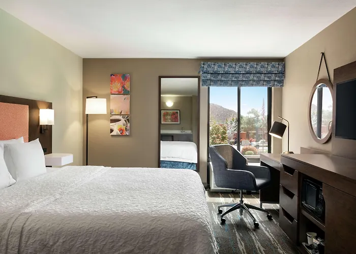 Hampton 3*