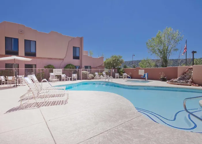 Hampton Hotel 3*